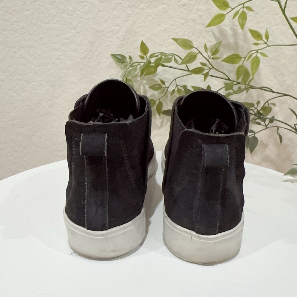 Kaanas Black Suede Chelsea Ankle Mid Top Slip on Sneaker Size 6 Preowned - Picture 6 of 9